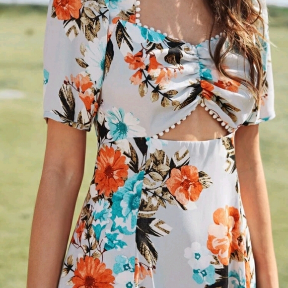 SHEIN Summer Dress - Picture 4 of 11